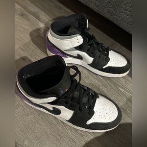 Nike Jordan 1 purple